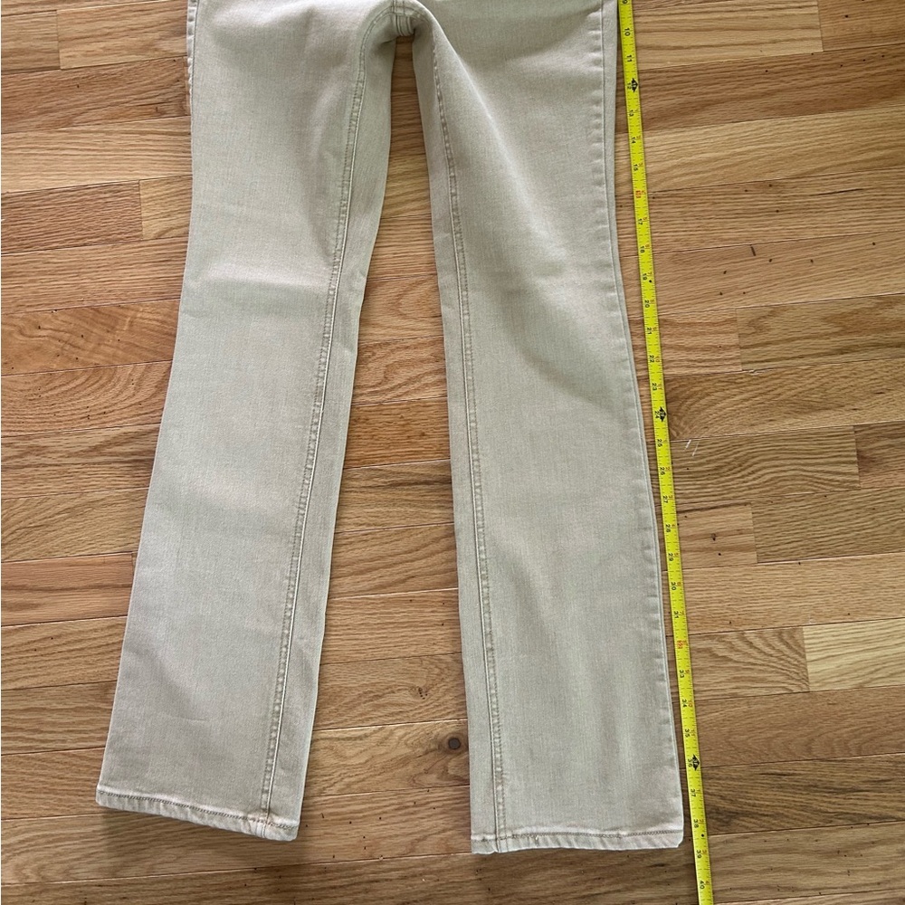 Like new women’s beige/Tan Boot Cut Jeans Size 4 - Picture 3 of 16